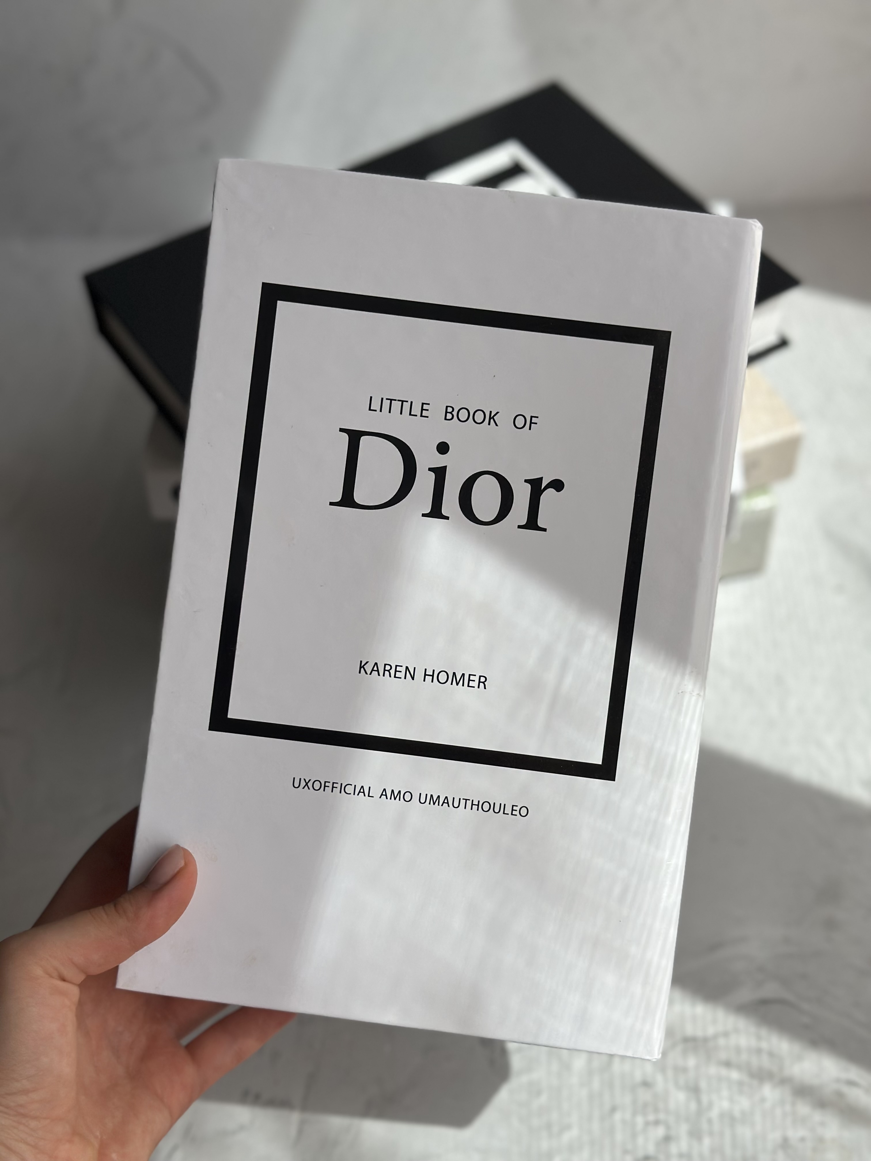 کتاب دکوراتیو طرح Dior کد۰۲