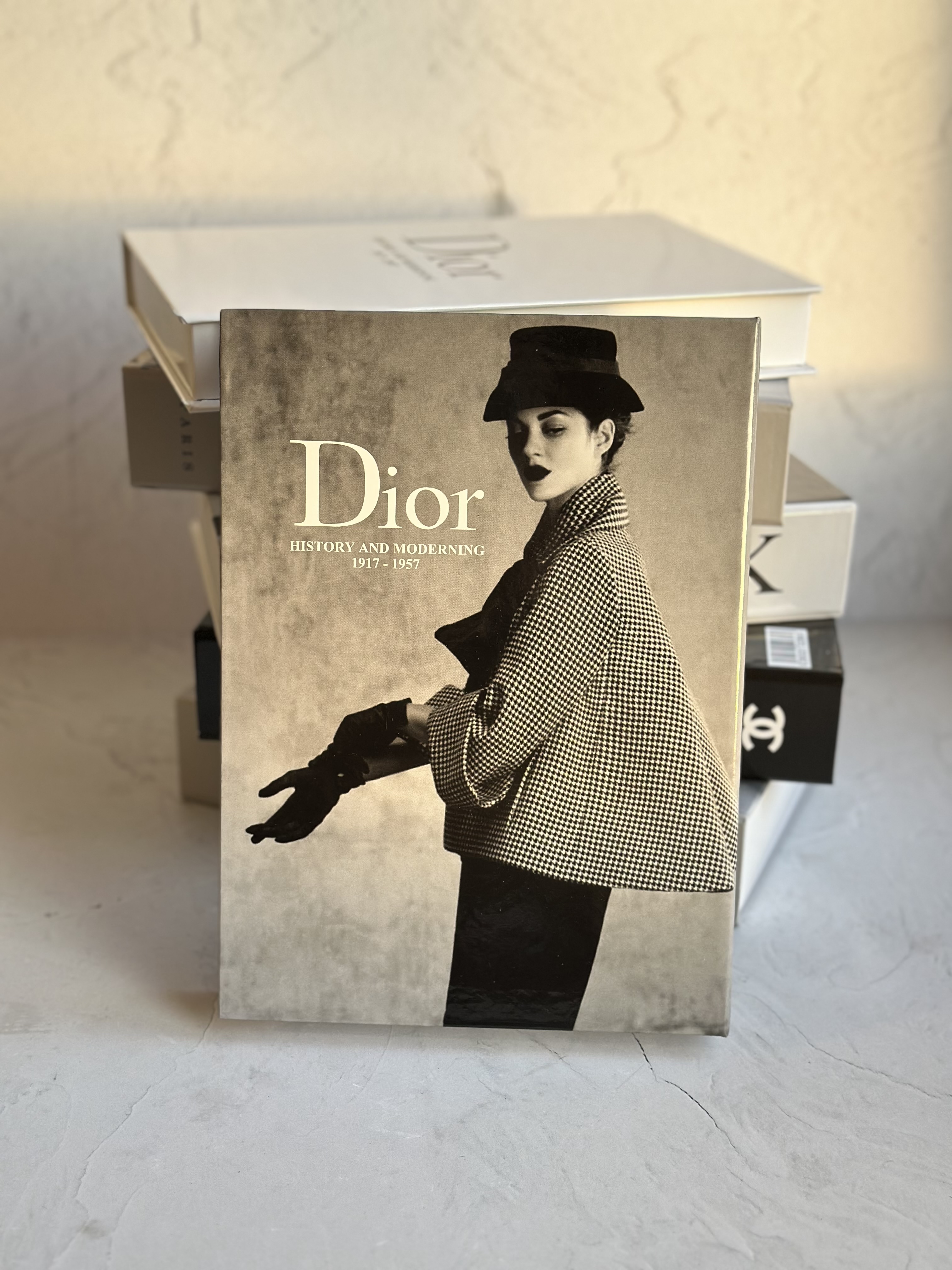 کتاب دکوراتیو Dior