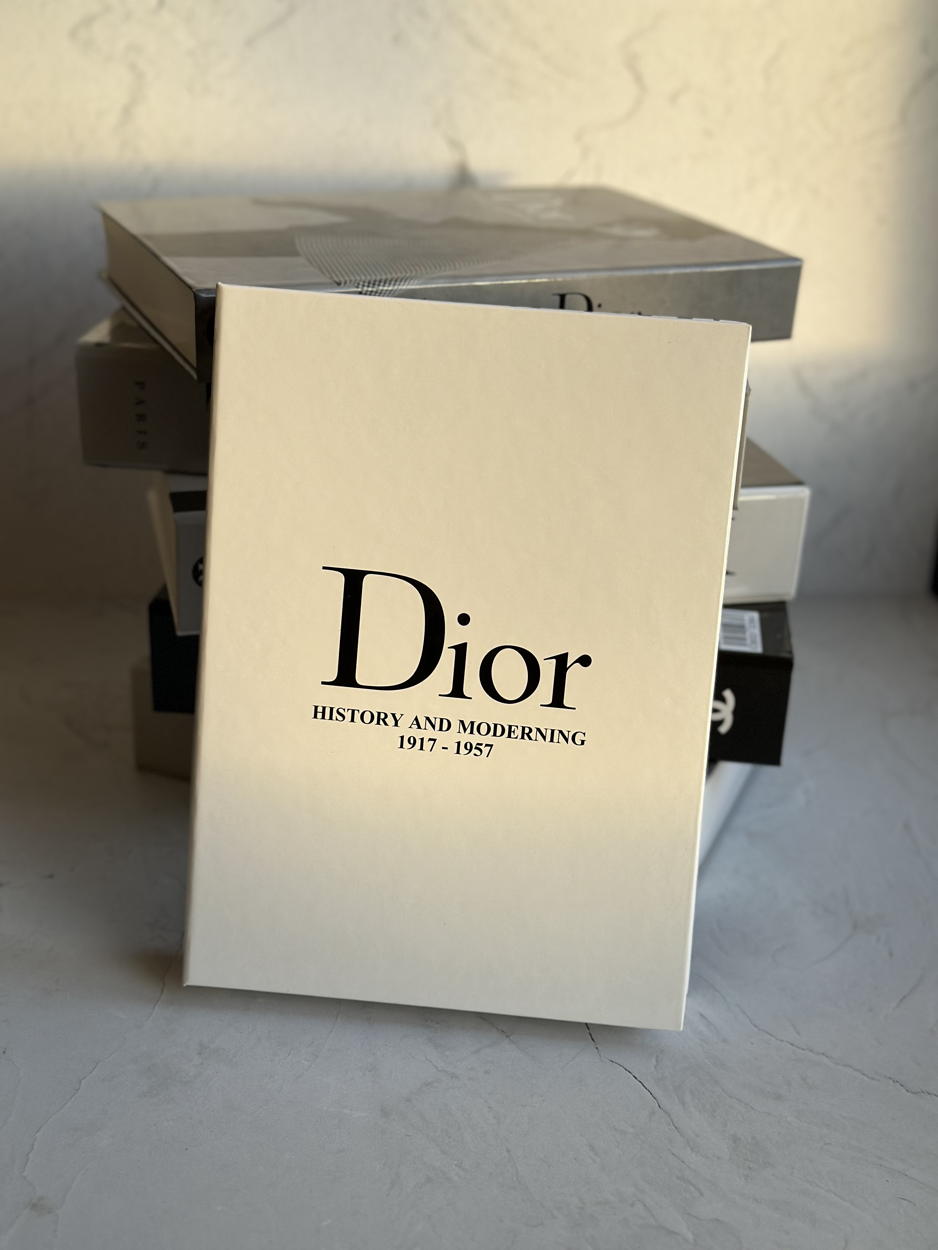 کتاب دکوراتیو Dior