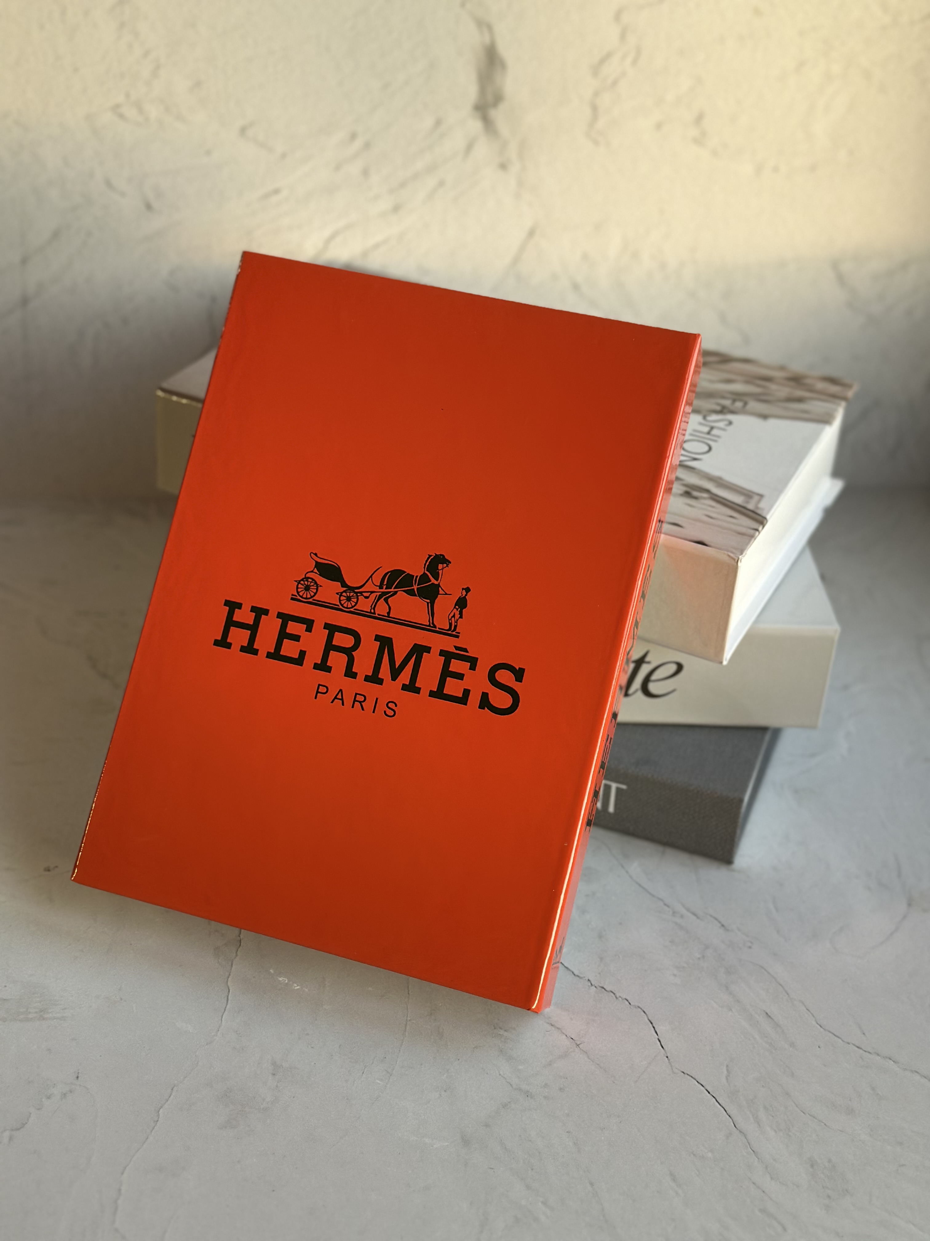 کتاب دکوراتیو HERMES